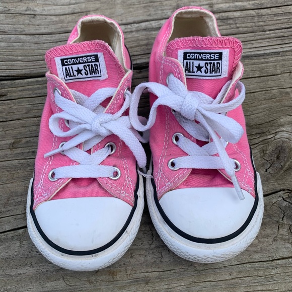 girls converse tennis shoes